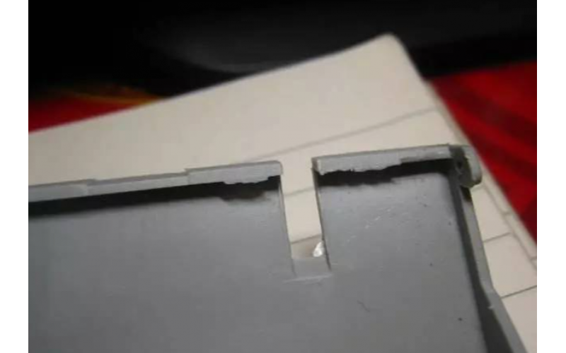 Solutions to flash problems in injection molded products